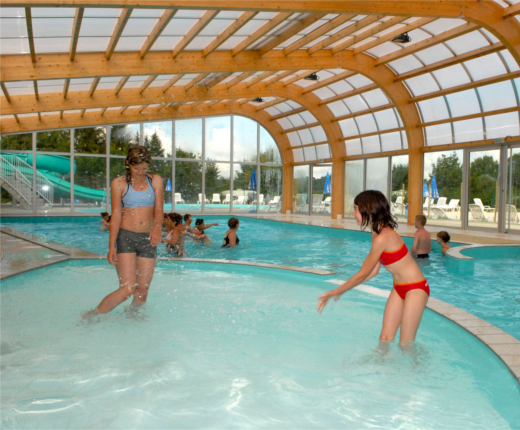 Camping Le Fayolan, Campen Clairvaux les Lacs, Jura, Indoor Pool